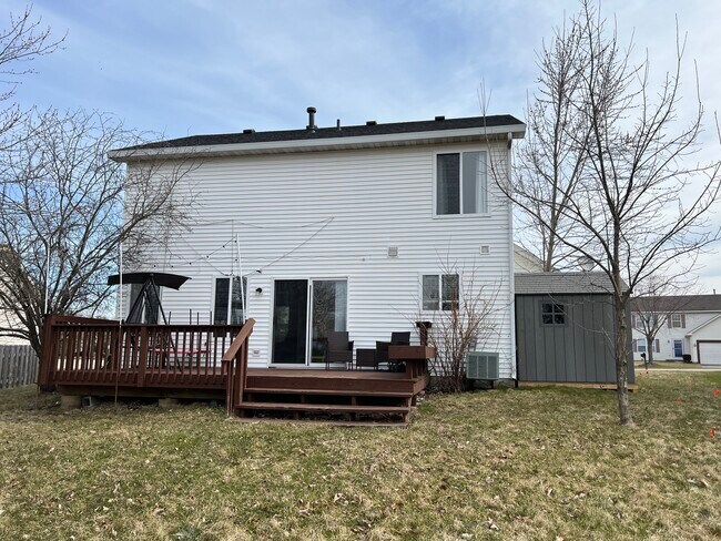 Building Photo - 1327 Fox Chase Dr