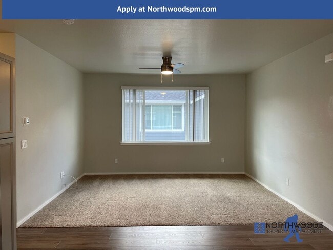 Building Photo - Very Nice 2 Bedroom 1 Bath Upstairs Apartment