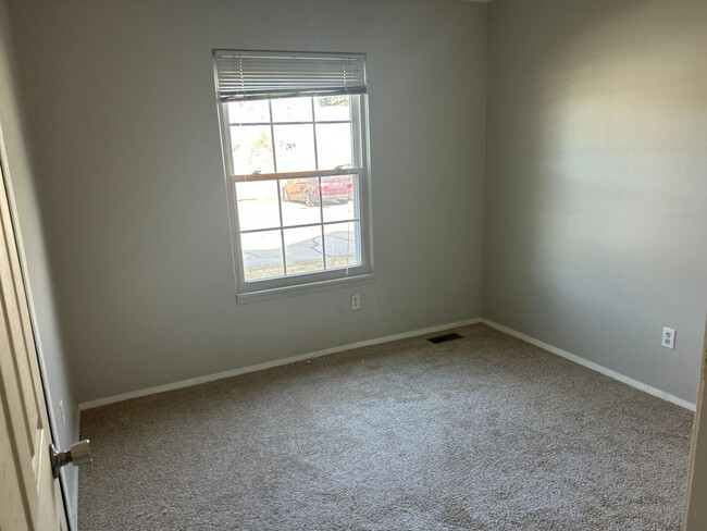 Building Photo - Two bedroom condo in Chesterfield