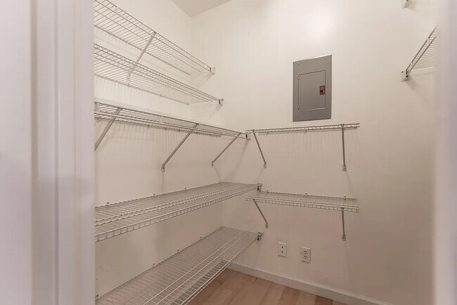 Building Photo - 300 3rd St