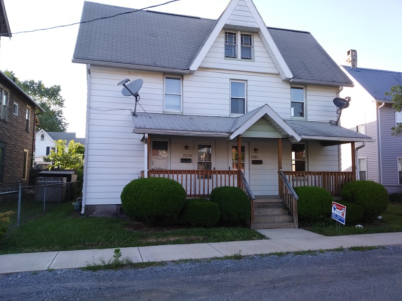 Right half of double - 2224 Lincoln St