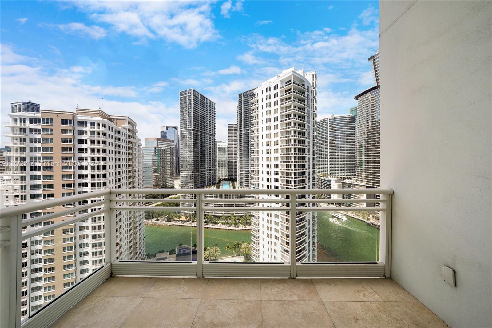 Building Photo - 900 Brickell Key Blvd