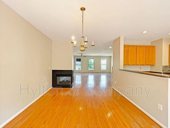 Building Photo - 15716 Palermo Terrace