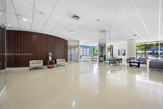 Building Photo - 20100 W Country Club Dr