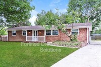 Building Photo - 2204 Celeste Ct
