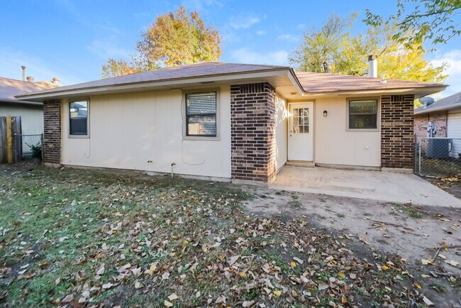 Building Photo - 12509 Ridgegate Rd