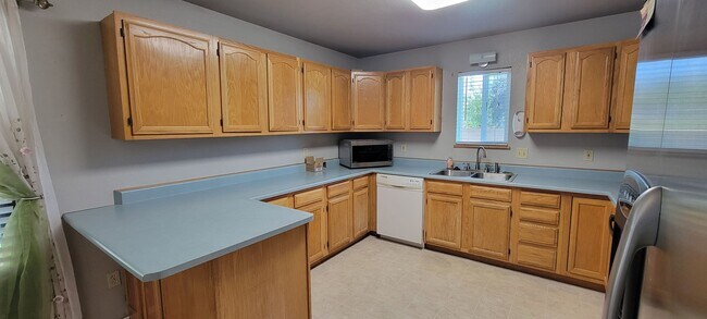 Building Photo - 3 bedroom 2 bath home