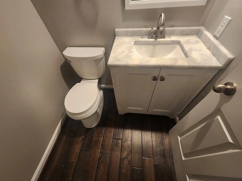 Building Photo - 721 Symphony Woods Dr