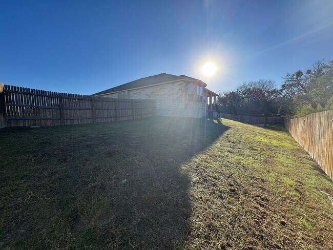 Building Photo - 8900 Viewpark Ln