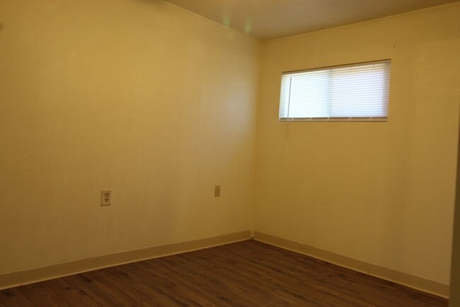 Building Photo - 4115 Homedale Rd
