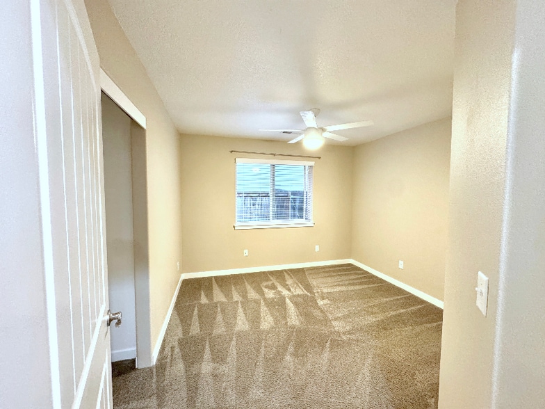 Building Photo - 5021 NE 29th Ave