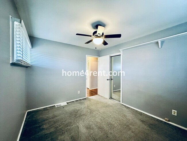Building Photo - Charming Ranch Style, Prairie Village Home w/ a Fenced Yard, Updated Baths, and All Appliances In...