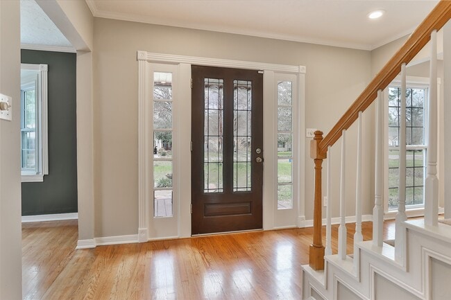 Building Photo - 423 W 32nd St