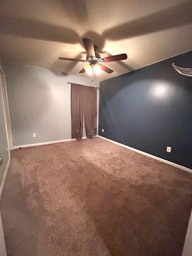 Building Photo - Huge 4BR home in beautiful neighborhood Wellborn Village in Ladson!