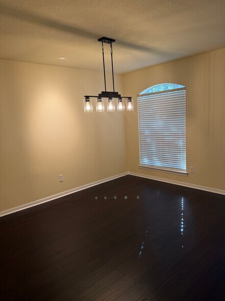 Building Photo - 3826 Silver Hawk Dr