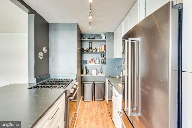 Building Photo - 1545 18th St NW