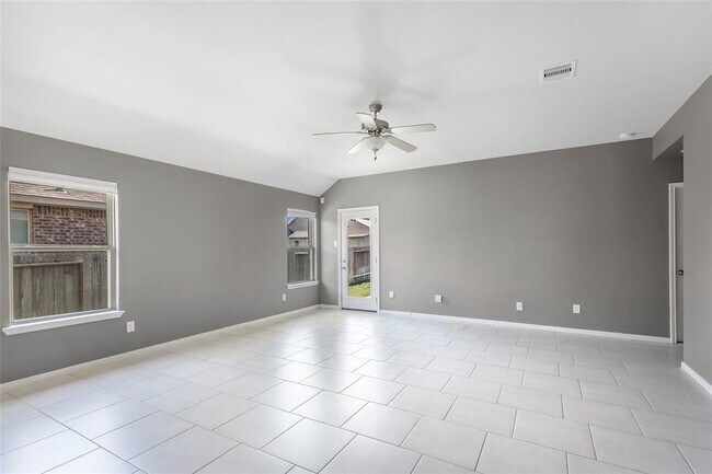 Building Photo - 18115 Van Berkel Ln