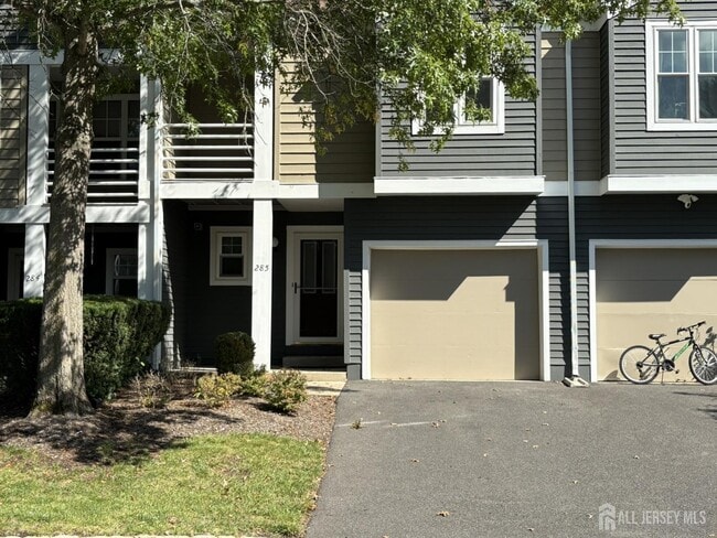 Primary Photo - 285 Greenfield Rd