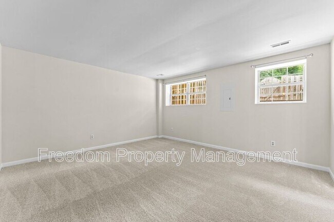 Building Photo - 8644 Sanderling Dr