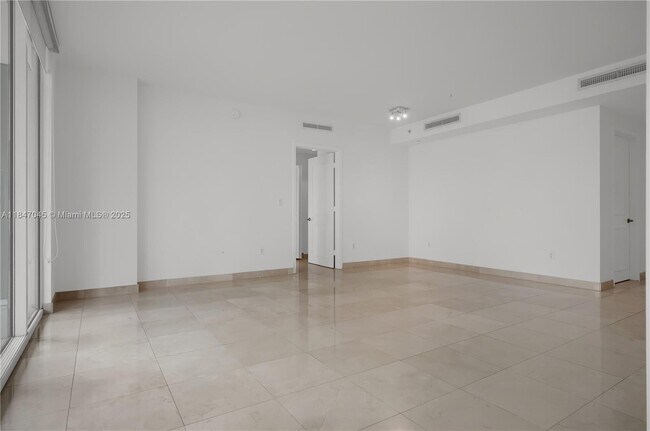 Building Photo - 901 Brickell Key Blvd