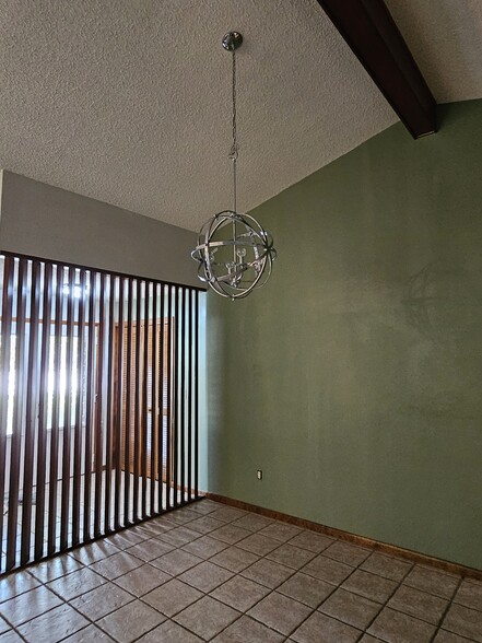 Building Photo - 51 Golfview Ct