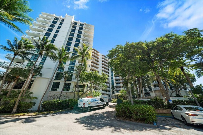 Building Photo - 1111 Crandon Blvd
