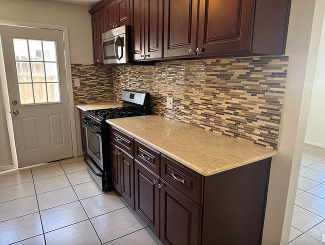 Building Photo - 3171 Luna Ave