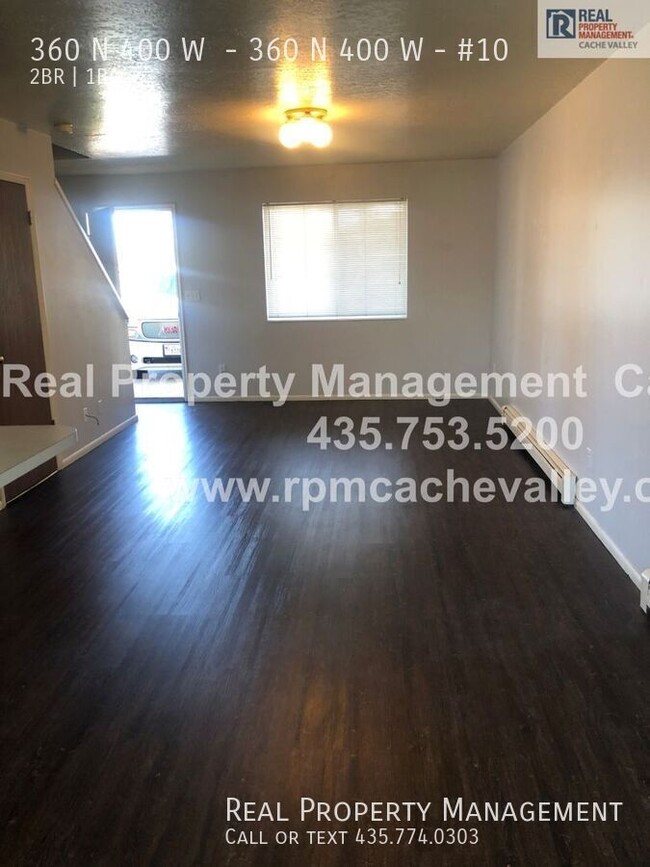 Building Photo - 2 Br. townhome coming available in March. ...