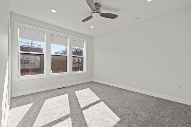 Building Photo - 297 Auden Ave