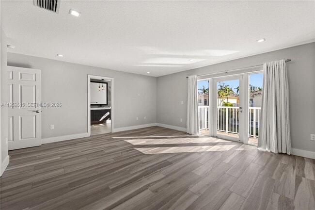 Building Photo - 3110 NE 210th Terrace