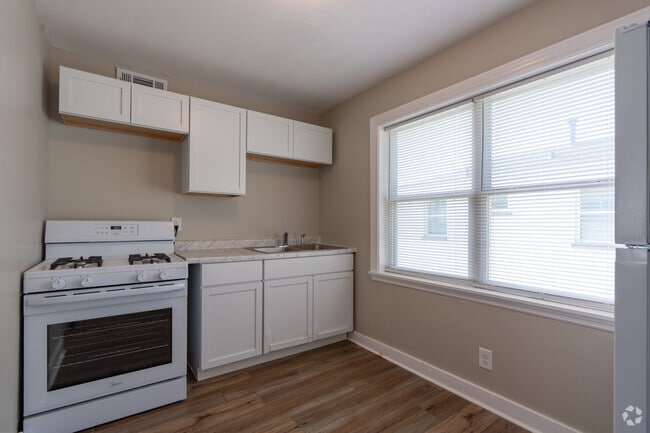 Interior Photo - 1417 Nightingale Rd