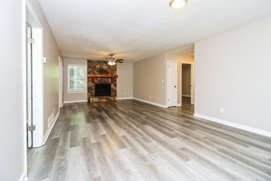 Building Photo - 6677 Birchwood Terrace