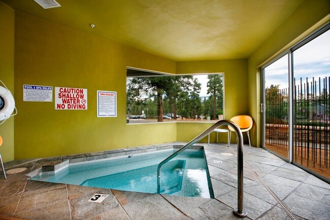 Building Photo - Westside Arbors Condo 2bd, 2ba - Students ...