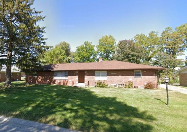 Primary Photo - 5 Meckfessel Dr