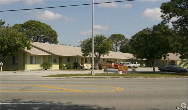 Primary Photo - Bayshore Oaks