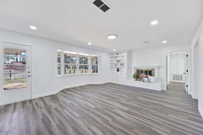 Building Photo - 205 Elmwood St