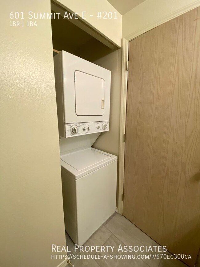 Stunning Views at the Robson Square 601 Summit Ave E Seattle WA 98102