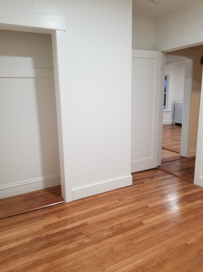 3rd bedroom looking toward hall - 111 Lake St