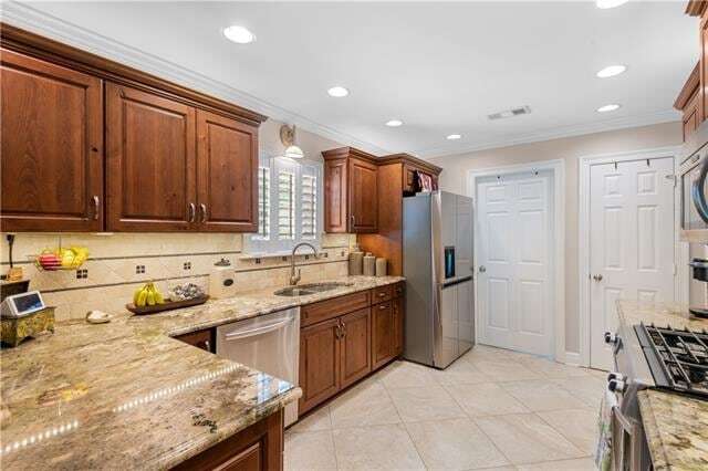 Building Photo - 414 Westwood Dr