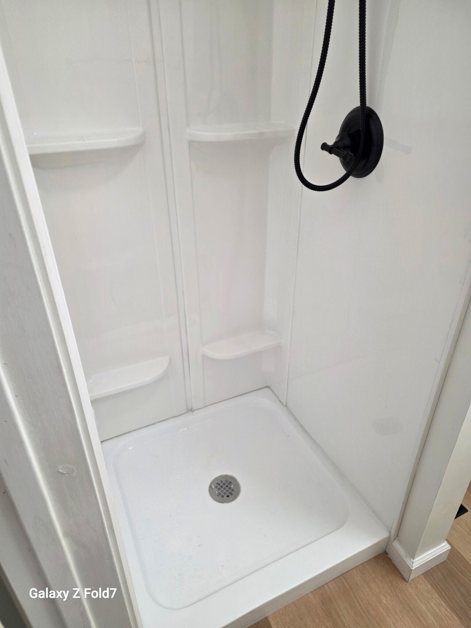 Building Photo - 5209 Warren Ave