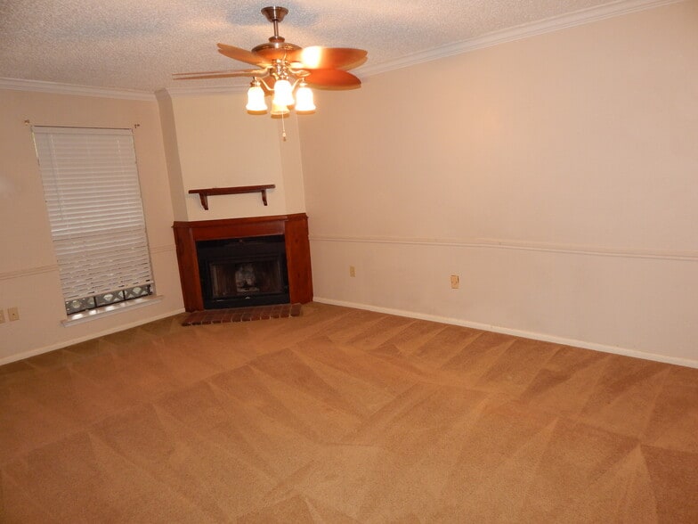 Building Photo - 4456 Stumberg Ln