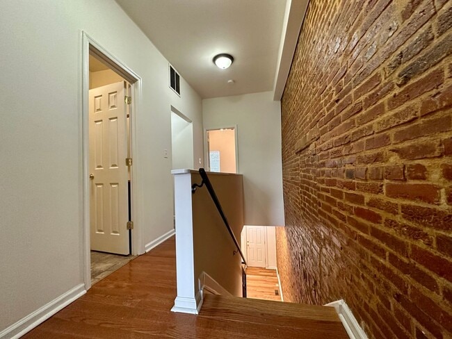 Building Photo - Charming 2 Bedroom/1.5 Bathroom Townhome in Washington Village-Pigtown!