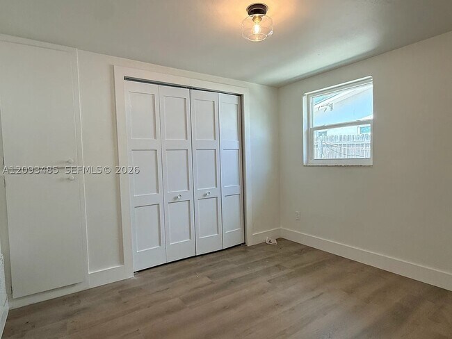 Building Photo - 622 Dogwood Ct