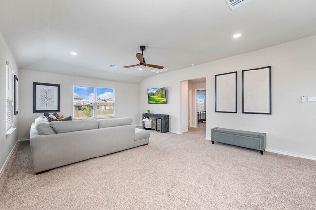 Building Photo - 22607 Green Jacket