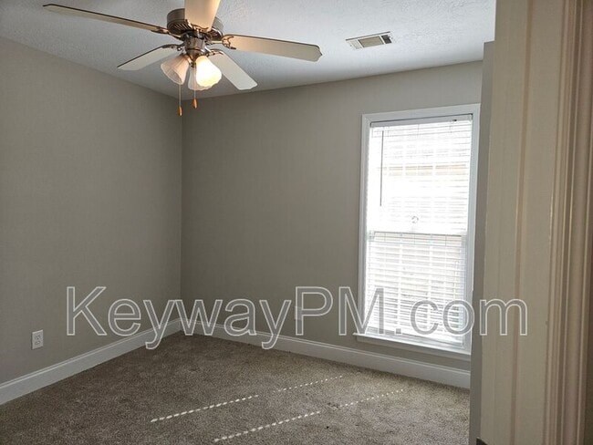 Building Photo - 808 Tyler Woods Dr