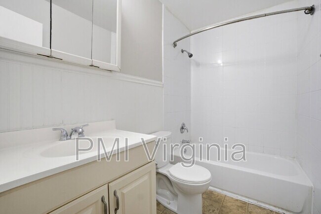 Building Photo - 4209 Dunning Rd
