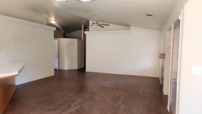 Building Photo - 1659 W Cheryll Ave