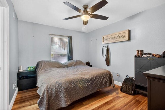 Building Photo - 2174 19th Ave SW