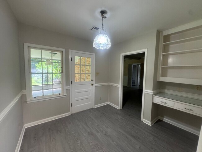Building Photo - 3054 Merrimac Dr
