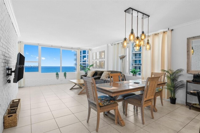 Building Photo - 3505 S Ocean Dr